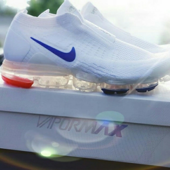 white laceless vapormax